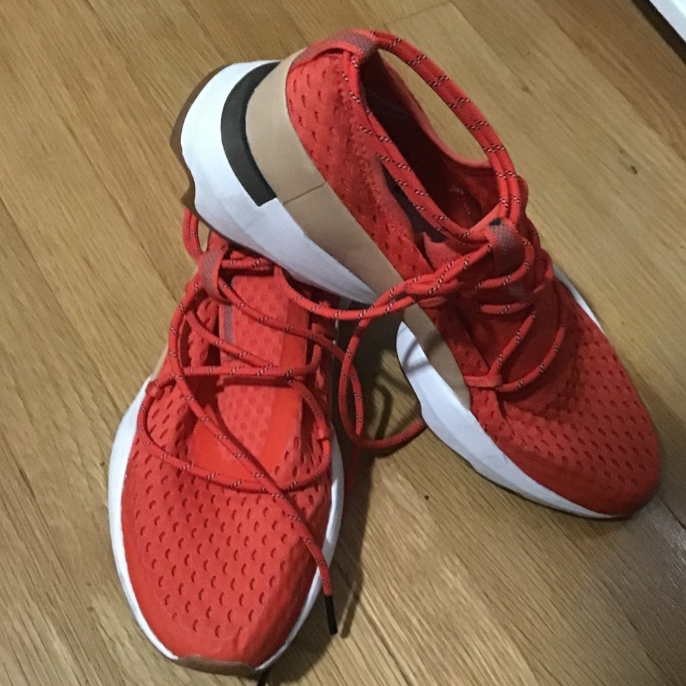 SOREL Bright Orange mesh long lace up sneaker wmns 7.5